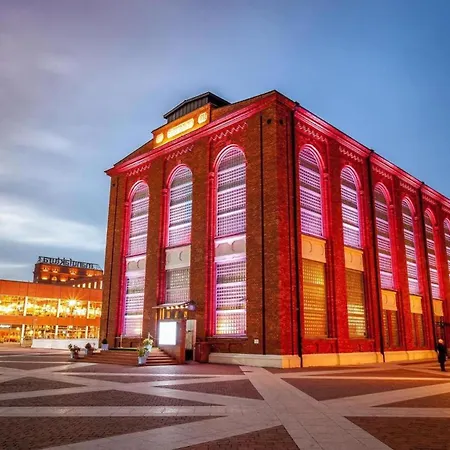 Lumina Luxury With Parking *