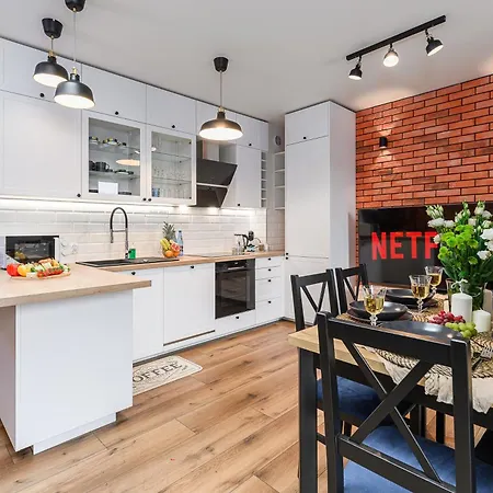 Lumina Luxury With Parking Apartament