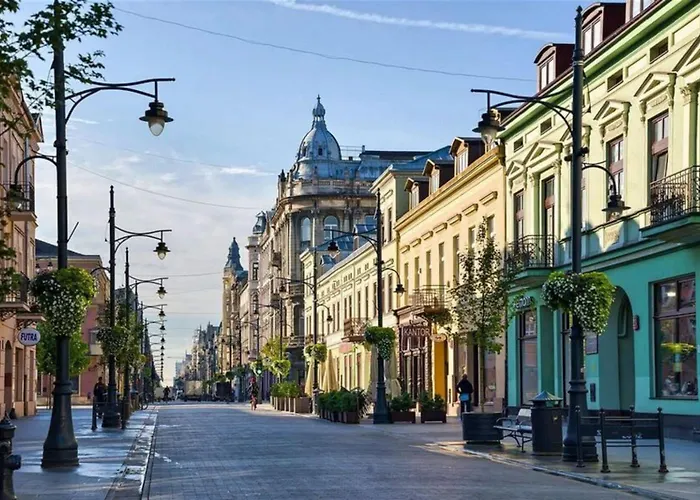 Lumina Luxury With Parking *