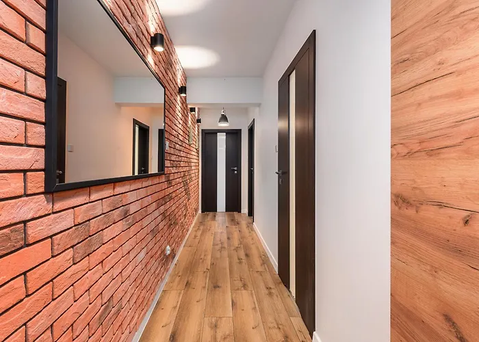 Lumina Luxury With Parking *